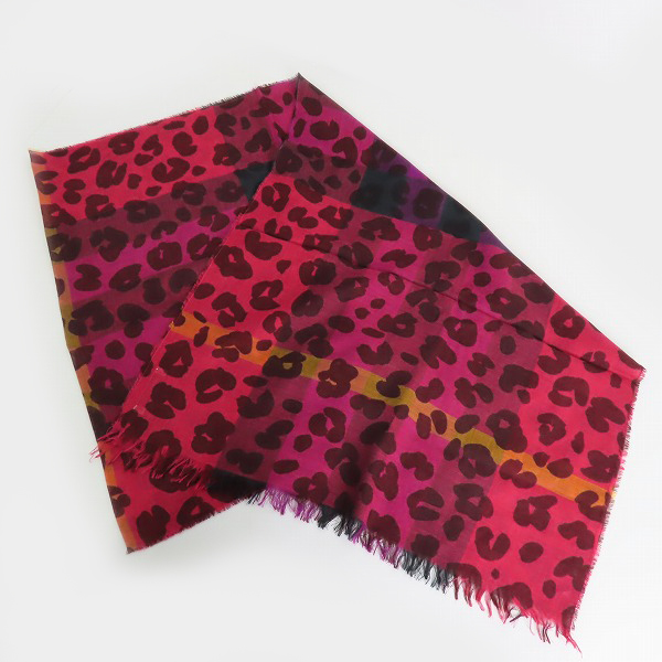 実際に弊社で買取させて頂いたBURBERRY/バーバリー レオパード/チェック柄 ストール