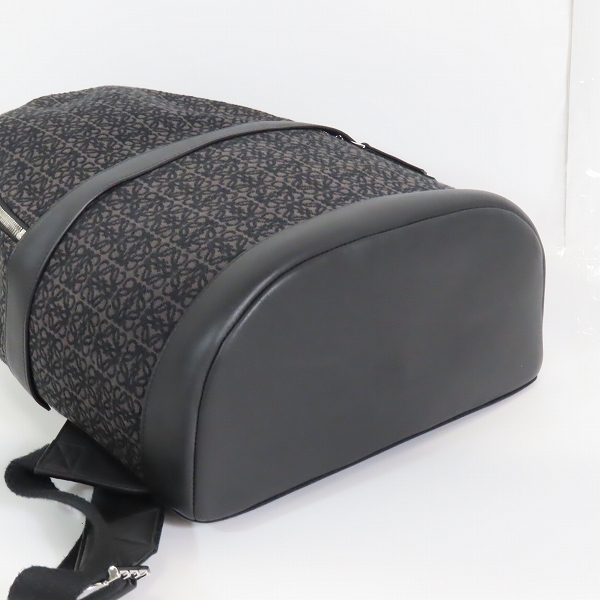 実際に弊社で買取させて頂いたLoewe/ロエベ アナグラム ジャガードラウンド バックパック/リュックサック B664278X02の画像 2枚目