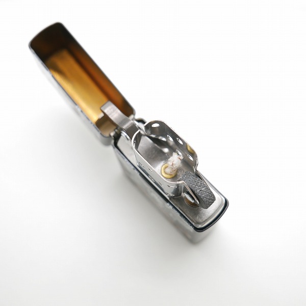 実際に弊社で買取させて頂いたZIPPO/ジッポー HARLEY DAVIDSON/ハーレーダビッドソン ブラックマット アメリカンイーグル 2011年製の画像 4枚目