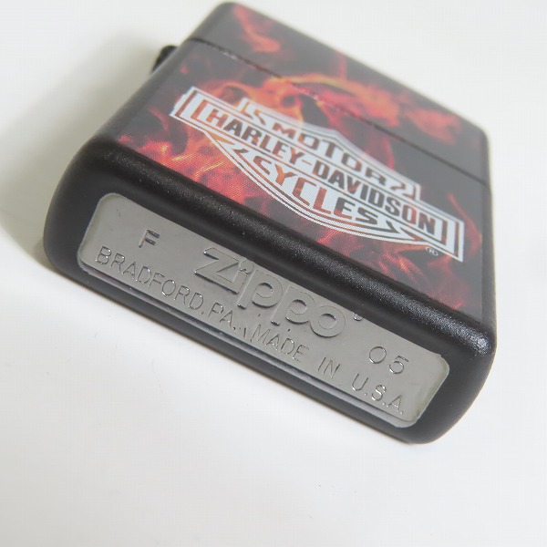 実際に弊社で買取させて頂いたZIPPO/ジッポー HARLEY DAVIDSON/ハーレーダビッドソン ON FIRE 2005年製の画像 2枚目