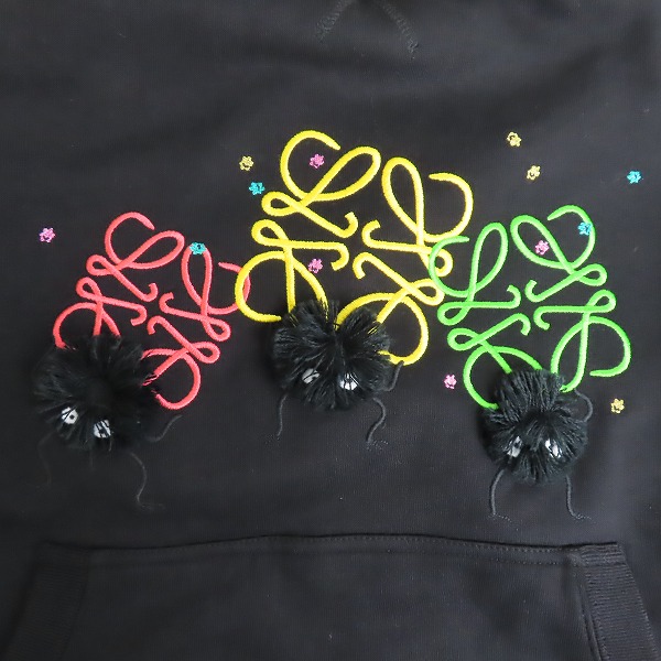 実際に弊社で買取させて頂いたLOEWE/ロエベ×スタジオジブリ 千と千尋の神隠し ススワタリ アナグラムロゴ プルオーバーパーカー S928Y25J02/XSの画像 3枚目