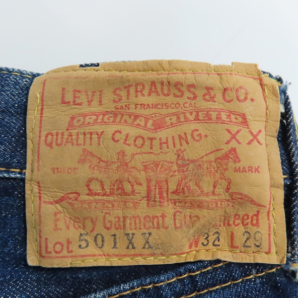 実際に弊社で買取させて頂いた【難有り】LEVI'S/リーバイス ヴィンテージ 501XX 刻印S 隠しリベット ビッグE 紙パッチ 均等V Vステッチ デニムパンツ W32/L29の画像 2枚目
