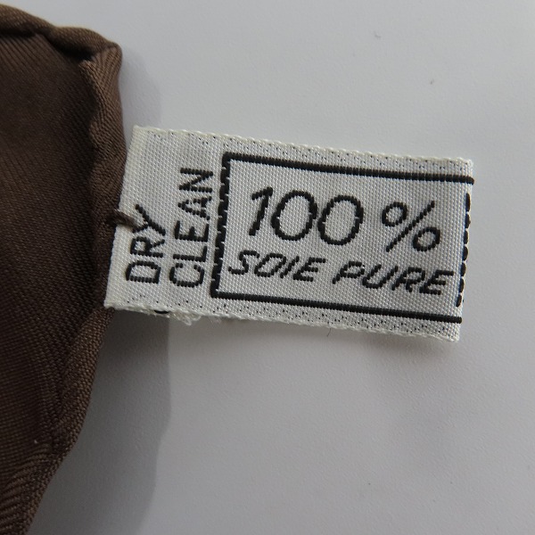 実際に弊社で買取させて頂いたCELINE/セリーヌ 馬車柄 スカーフ/ストール の画像 2枚目