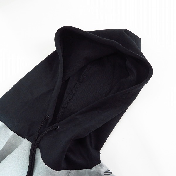 実際に弊社で買取させて頂いた【未使用】Champion/チャンピオン パーカー ストレッチ スクリプトロゴ フーデッドスウェット C3-TS113 XLの画像 4枚目