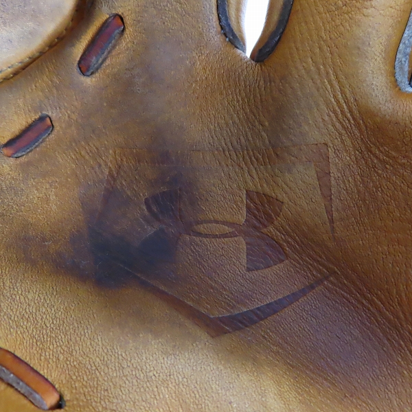 実際に弊社で買取させて頂いたUNDER ARMOUR/アンダーアーマー 硬式  右投げ 投手用 グローブ/グラブ QBB0077の画像 3枚目