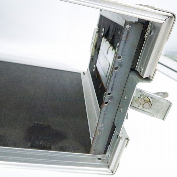 実際に弊社で買取させて頂いたノーブランド 4U ラックケース エフェクターケースの画像 3枚目