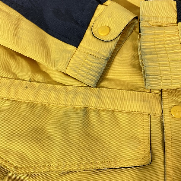 実際に弊社で買取させて頂いたCarhartt/カーハート マウンテンパーカー イエロー×ブラック の画像 4枚目