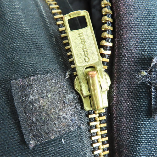 実際に弊社で買取させて頂いたCarhartt/カーハート USA製 Arctic Traditional Coat/カバーオール キルトライニング ダック地 ジャケット C03 BLK/40の画像 5枚目