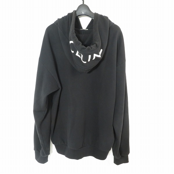 実際に弊社で買取させて頂いたCELINE/セリーヌ 21SS ルーズ ロゴフーディ ジップアップ スウェット パーカー ブラック 2Y497052H/XLの画像 1枚目