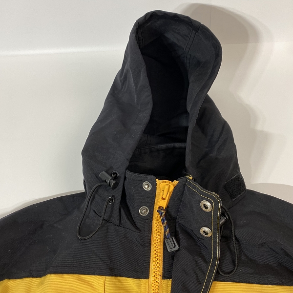 実際に弊社で買取させて頂いたCarhartt/カーハート マウンテンパーカー イエロー×ブラック の画像 2枚目