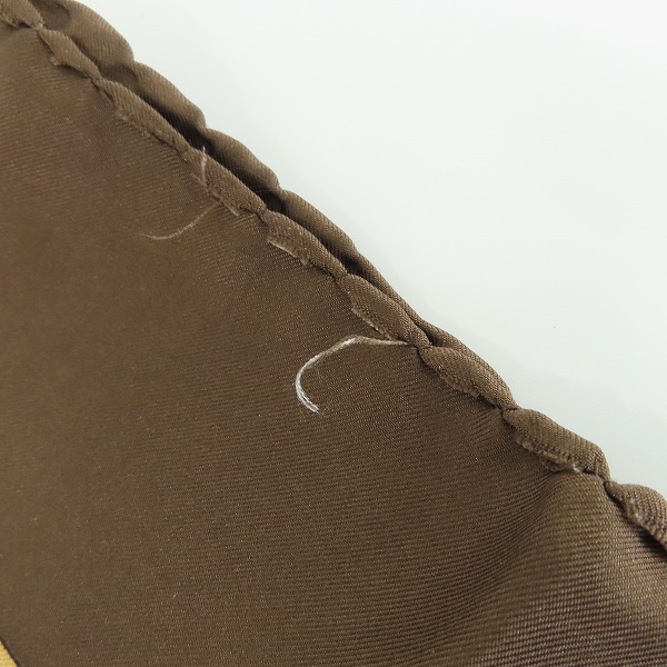 実際に弊社で買取させて頂いたCELINE/セリーヌ 馬術 les grands ecuyers シルク100% スカーフ/ストールの画像 3枚目