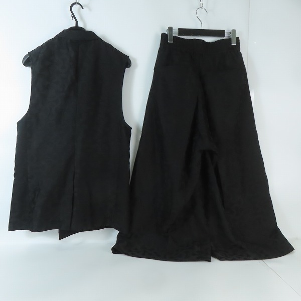 実際に弊社で買取させて頂いたNO ID.BLACK/ノーアイディー ブラック  ノースリーブジャケット/ボトムス 452006-453J/452006-454P/1の画像 1枚目