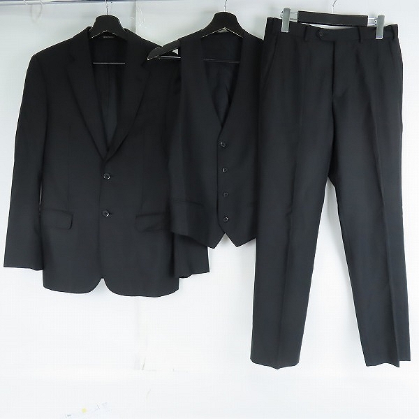 実際に弊社で買取させて頂いたEMPORIO ARMANI/エンポリオアルマーニ C LINE セットアップ/スーツ/46