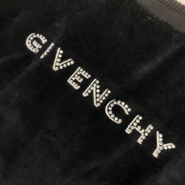 実際に弊社で買取させて頂いた【未使用】Givenchy Kids/ジバンシイ  キッズ ロゴ装飾ベルベット カーディガン  H15266の画像 6枚目