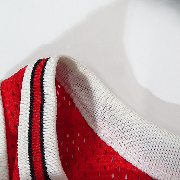 実際に弊社で買取させて頂いたCampion/チャンピオン NBA BULLS ブルズ #33 PIPPEN/ピッペン ゲームシャツ ユニフォーム 48の画像 9枚目