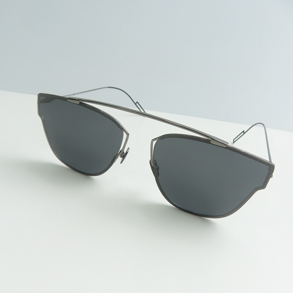 実際に弊社で買取させて頂いたDIOR HOMME/ディオールオム サングラス/アイウェア DIOR0204S KJ1Y1