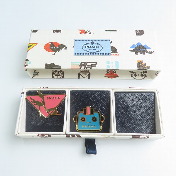 実際に弊社で買取させて頂いたPRADA/プラダ ピンバッジ 2点セットの画像 3枚目