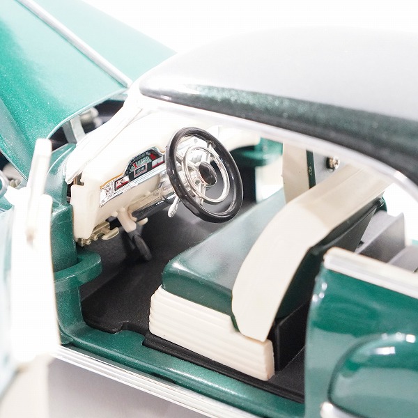 実際に弊社で買取させて頂いた【箱無し】Road Signature/ロードシグネチャー 1949 キャデラック クーペ デビル 1/18 ミニカーの画像 4枚目