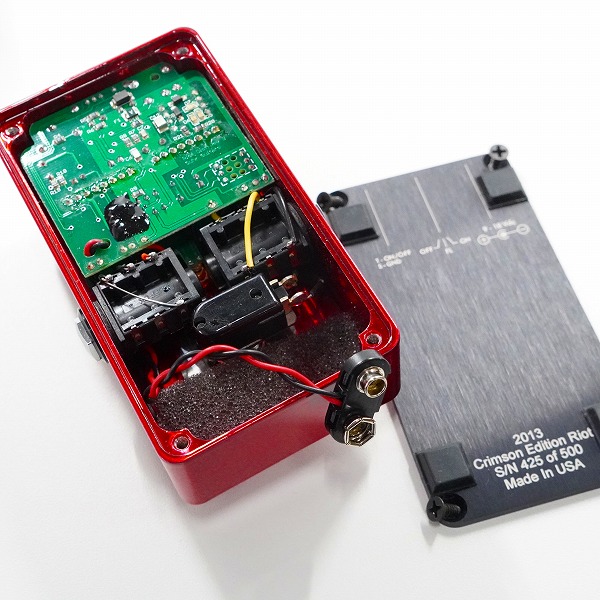 実際に弊社で買取させて頂いたSuhr/サー 2013 Crimson Edition Riot Distortion 500台限定 ディストーション エフェクター 動作確認済みの画像 7枚目