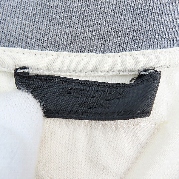 実際に弊社で買取させて頂いたPRADA/プラダ バイカラー 三角パッチ ポケットTシャツ UJN203 S151 1IG7/S の画像 2枚目
