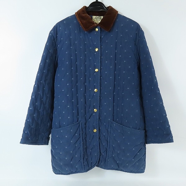 実際に弊社で買取させて頂いたHERMES/エルメス セリエボタン 襟切替/刺繍総柄 中綿入りパドックコート 38