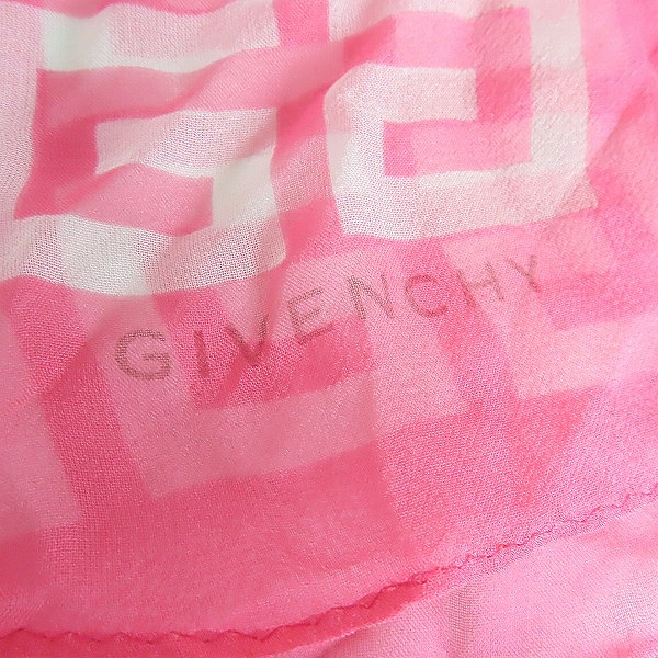 実際に弊社で買取させて頂いたGIVENCHY/ジバンシー GG柄 スカーフの画像 1枚目