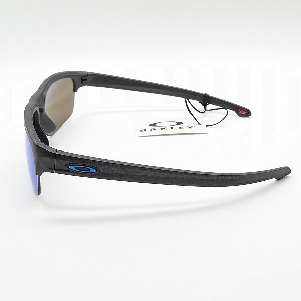 実際に弊社で買取させて頂いた【未使用】OAKLEY/オークリー SLIVER EDGE/スリバーエッジ プリズム 偏光 サングラス アイウェア OO9414-0663の画像 2枚目