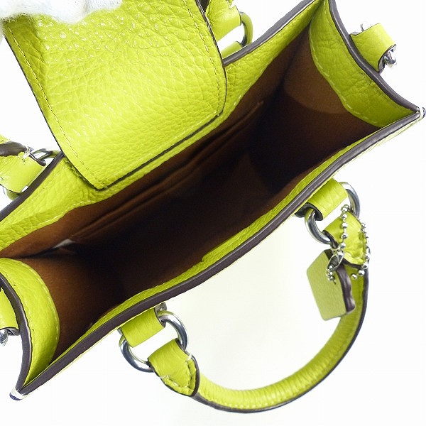 実際に弊社で買取させて頂いたCOACH/コーチ シグネチャー キャンバス ミニトート/ショルダーバッグ CJ501の画像 4枚目