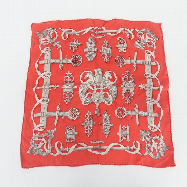 実際に弊社で買取させて頂いたHERMES/エルメス カレ40 FERRONNERIE 鉄細工 スカーフ/ストールの画像 5枚目