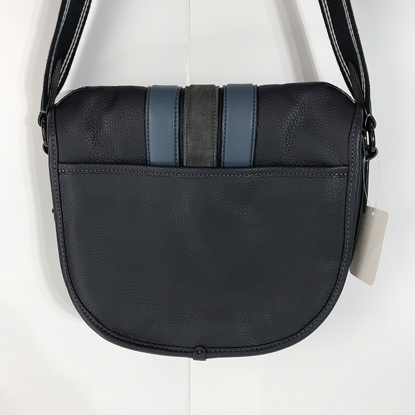 実際に弊社で買取させて頂いたCOACH/コーチ Hitch Crossbody With Varsity Stripe レザーショルダーバッグ C5382の画像 1枚目