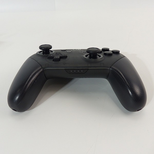 実際に弊社で買取させて頂いたNintendo/任天堂 Switch Pro コントローラー/プロコン HAC-A-FSSKA【通電確認済み】の画像 4枚目