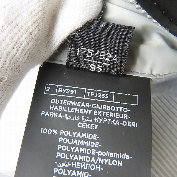 実際に弊社で買取させて頂いたTOM FORD/トムフォード ジップアップ フード ダウンベスト  グレー BY291-TFJ235/48の画像 5枚目