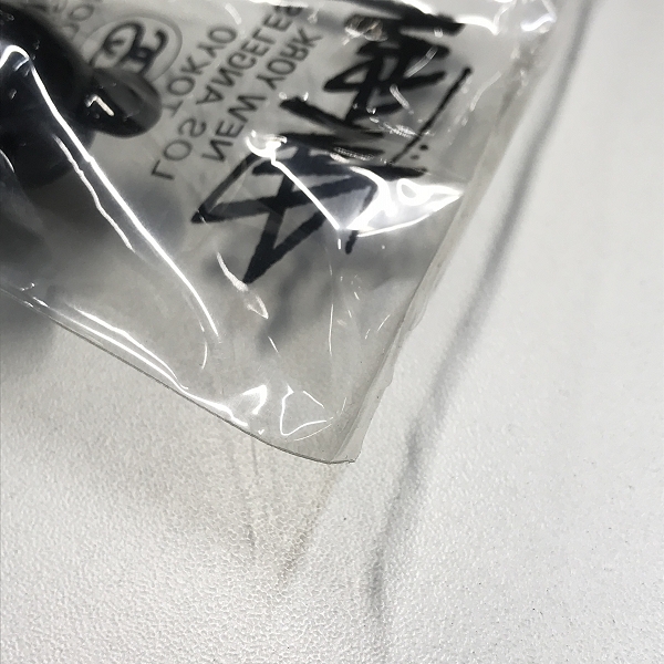 実際に弊社で買取させて頂いた【未開封】STUSSY×MEDICOM TOY/ステューシー×メディコムトイ BE@RBRICK/ベアブリック WORLD TOUR 100% ブラックの画像 4枚目