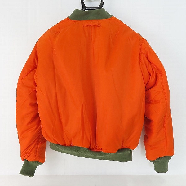 実際に弊社で買取させて頂いたALPHA INDUSTRIES/アルファインダストリーズ MA-1 リバーシブル フライトジャケット カーキ系/MIL-J-82790J Lの画像 3枚目