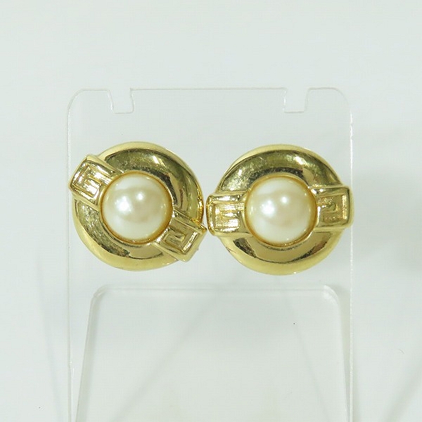実際に弊社で買取させて頂いたGIVENCHY/ジバンシィ Gロゴ×フェイクパール ピアス ゴールドの画像 1枚目