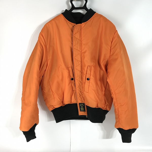 実際に弊社で買取させて頂いたALPHA INDUSTRIES/アルファ インダストリーズ リバーシブル 星条旗 MA-1 フライトジャケット/Lの画像 2枚目