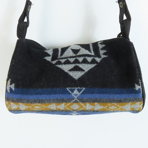 実際に弊社で買取させて頂いたPENDLETON/ペンドルトン ノルディック柄 ミニショルダーバッグの画像 1枚目