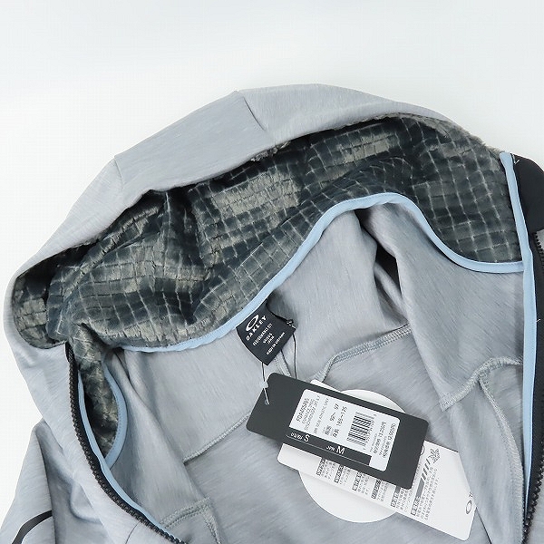 実際に弊社で買取させて頂いた【未使用】OAKLEY/オークリー トレーニングウェア OAKLEY ENHANCE 3RDG SYNCHRONISM JKT 6.7 FOA405785/FOA405840/Mの画像 3枚目