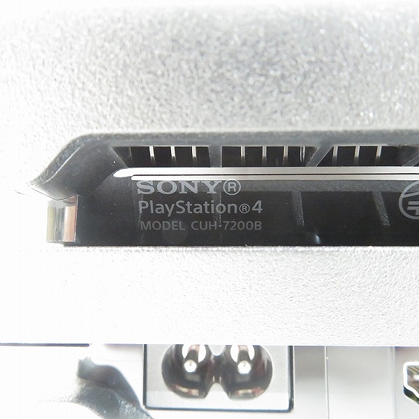 実際に弊社で買取させて頂いたSONY/ソニー PlayStation4/プレステーション4/PS4 Pro CUH-7200B 1TB 本体 コントローラー2点付き【簡易動作確認済】の画像 3枚目