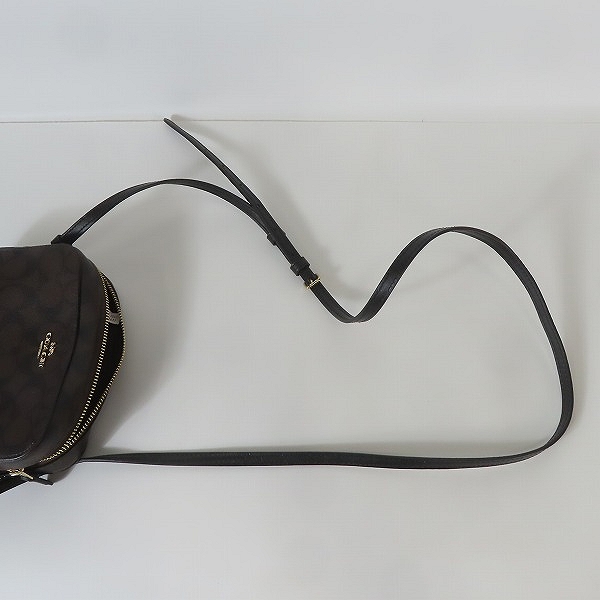 実際に弊社で買取させて頂いたCOACH/コーチ シグネチャー PVC×レザー ショルダーバッグ/カメラバッグ 91677 の画像 7枚目