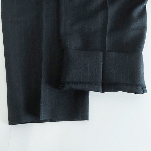 実際に弊社で買取させて頂いたGIORGIO ARMANI LE COLLEZIONI/ジョルジオアルマーニ 3B セットアップ スーツ ストライプ/ ダークグレー系  50/32の画像 4枚目