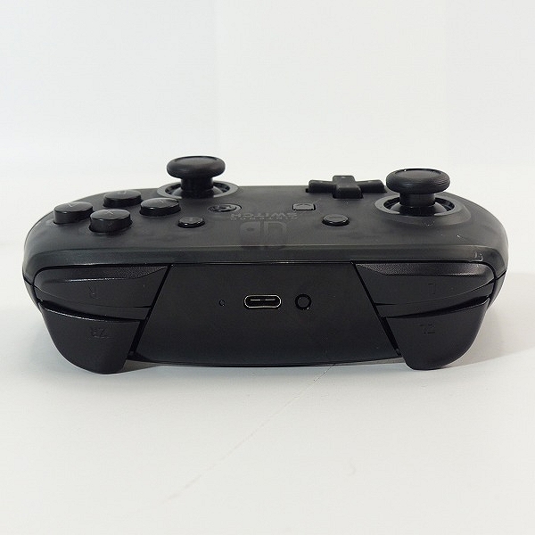 実際に弊社で買取させて頂いたNintendo/任天堂 Switch Pro コントローラー/プロコン HAC-A-FSSKA【通電確認済み】の画像 3枚目