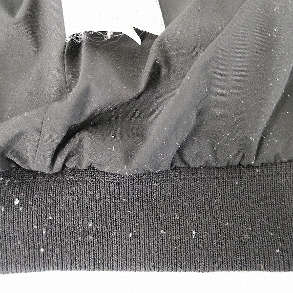 実際に弊社で買取させて頂いたALPHA INDUSTRIES/アルファインダストリーズ MA-1 フライトジャケット ブラック 21204-001/Mの画像 6枚目