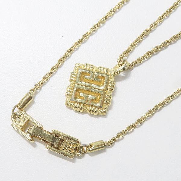 実際に弊社で買取させて頂いたGIVENCHY/ジバンシィ 4Gスクエアロゴ ネックレス ゴールド