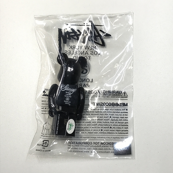 実際に弊社で買取させて頂いた【未開封】STUSSY×MEDICOM TOY/ステューシー×メディコムトイ BE@RBRICK/ベアブリック WORLD TOUR 100% ブラックの画像 1枚目