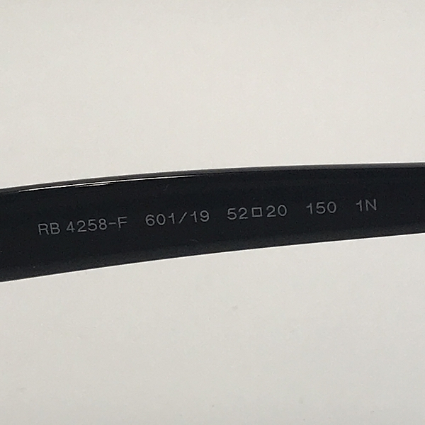 実際に弊社で買取させて頂いたRay-Ban/レイバン サングラス/アイウェア RB4258-F 601の画像 6枚目