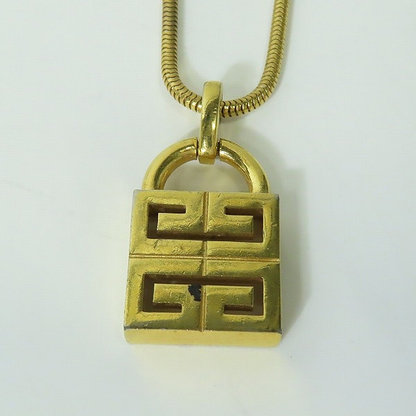 実際に弊社で買取させて頂いたGIVENCHY/ジバンシィ 4Gロゴネックレス ゴールドの画像 1枚目