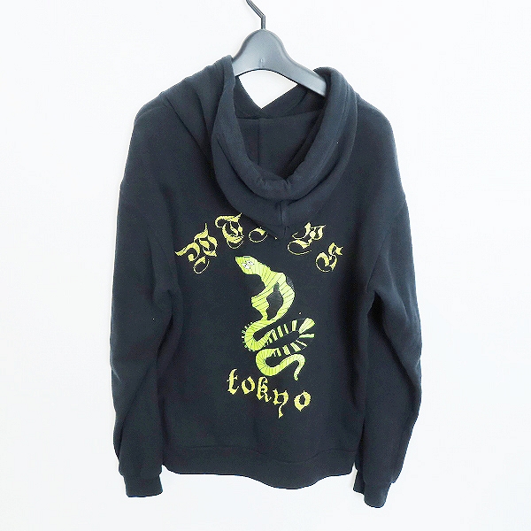 実際に弊社で買取させて頂いたWTAPS/ダブルタップス FOODIE プルオーバーパーカー 胸/バック スネイクプリント/01の画像 1枚目