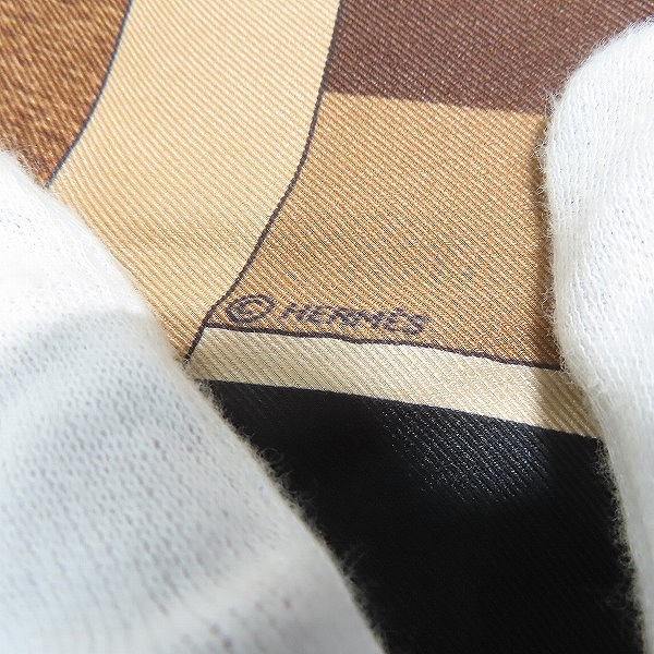 実際に弊社で買取させて頂いたHERMES/エルメス カレ Swinging Saint-Germain/スウィンギング・サンジェルマン ストールの画像 3枚目