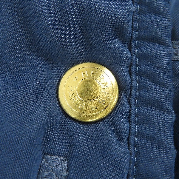 実際に弊社で買取させて頂いたHERMES/エルメス セリエボタン 襟切替/刺繍総柄 中綿入りパドックコート 38の画像 5枚目